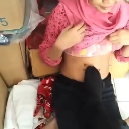 Gadis Hijab Dipaksa Buka TTnya