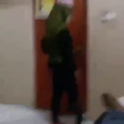 Ajak Selingkuhan Hijab Bohay Masuk Kamar