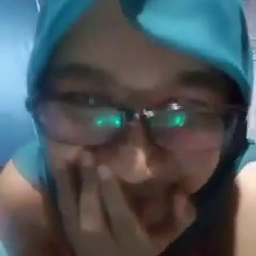 Jilbab Ucul ucul Buka Baju Toket Gede