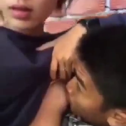 Kenyon Nenen Pacar Di Belakang Rumah