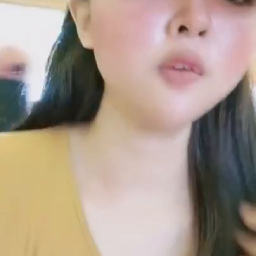 Lita Janda Manis Pake Topi Omek Menggoda
