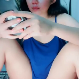 Mariska Ngangkang Pamer Memek Sambil Bersandar