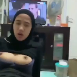 Nyodok Meki Ukhti Di Ruang Tamu Digelitik Itilnya