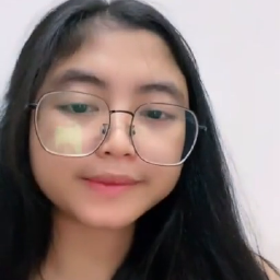 Piyu Berwajah Manis Pamer Lobang Memek