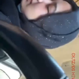 Ponakan Hijabers Penurut Mau di Suruh Ngemut