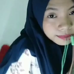 Abg Hijab Pake CD Kuning Colmek Untuk Pacar