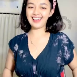 Cicilia Host Baru Centil Banget Greget Dehh